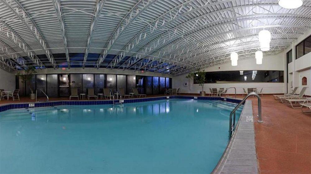 Ramada Inn Lafayette Conference Center Exteriör bild
