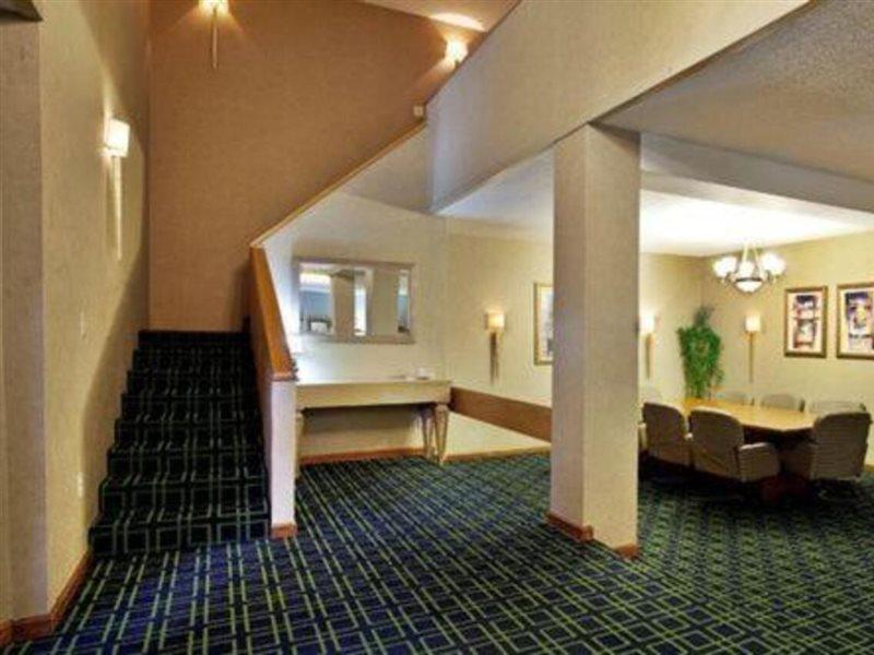 Ramada Inn Lafayette Conference Center Exteriör bild