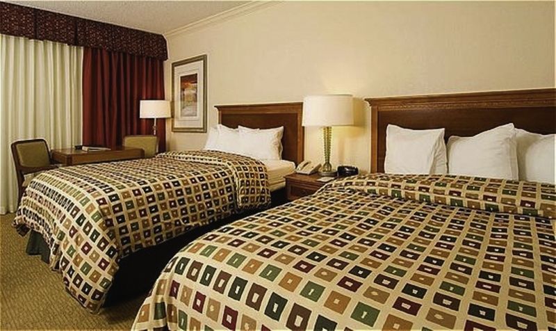 Ramada Inn Lafayette Conference Center Rum bild