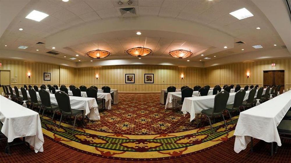 Ramada Inn Lafayette Conference Center Exteriör bild